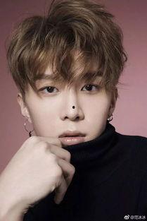 娱乐圈吃瓜元素表范丞丞,娱乐圈吃瓜达人，揭秘明星背后的故事  第2张